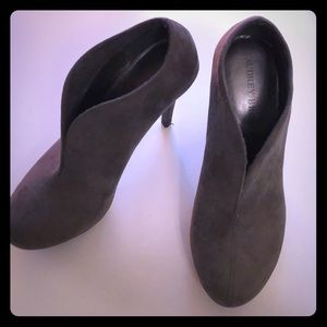 Audrey Brooke gray ankle bootie heels